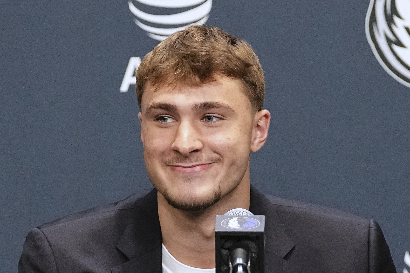 为高中队友助威！弗拉格观战老鹰夏联首秀