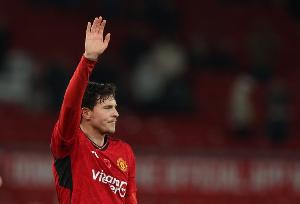 意媒：德赫亚在幕后推荐林德洛夫，佛罗伦萨准备为其送上报价