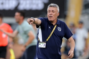 蒙特雷主帅：多特不是欧洲剩余最弱队，这场也不是我们最重要比赛