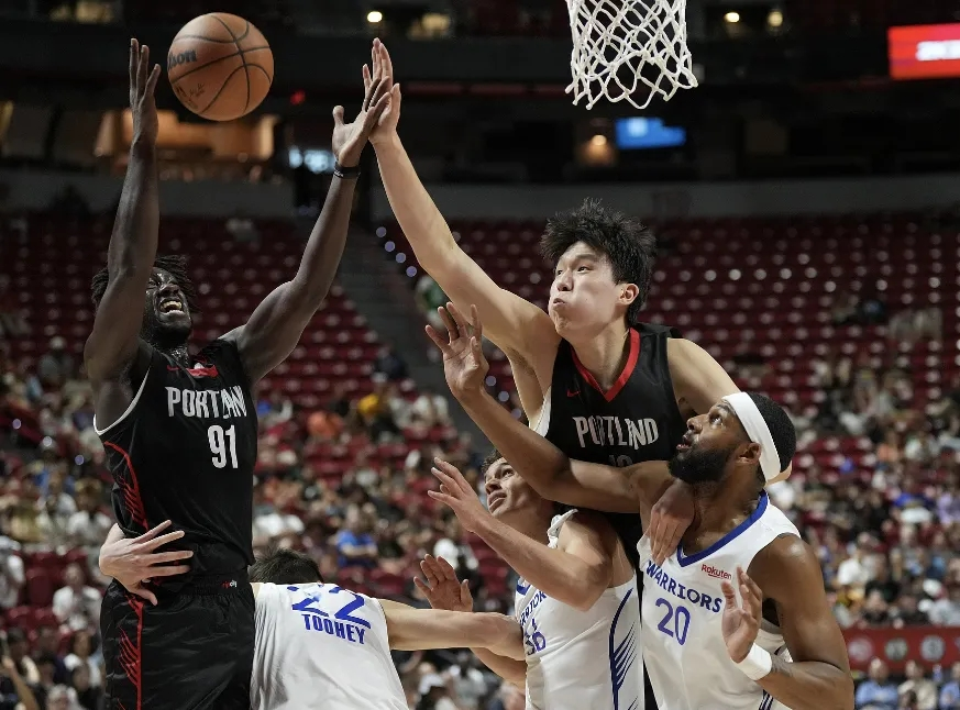 复盘杨瀚森首秀三大不足：自主进攻仍需提升 犯规体能对抗存隐患